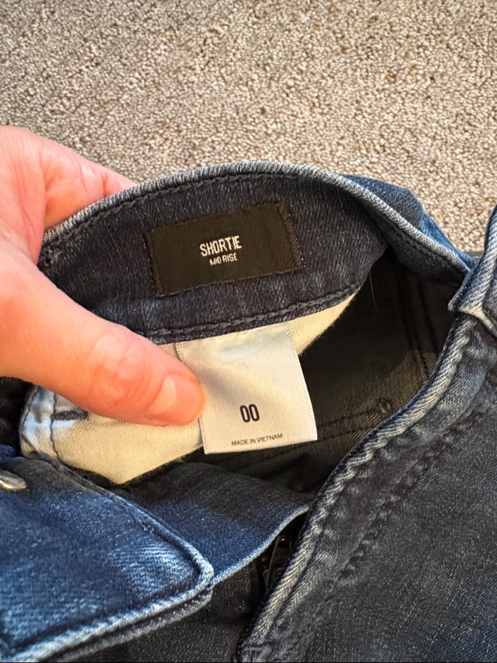 Express Shortie Mid Rise shorts - Picture 2 of 5